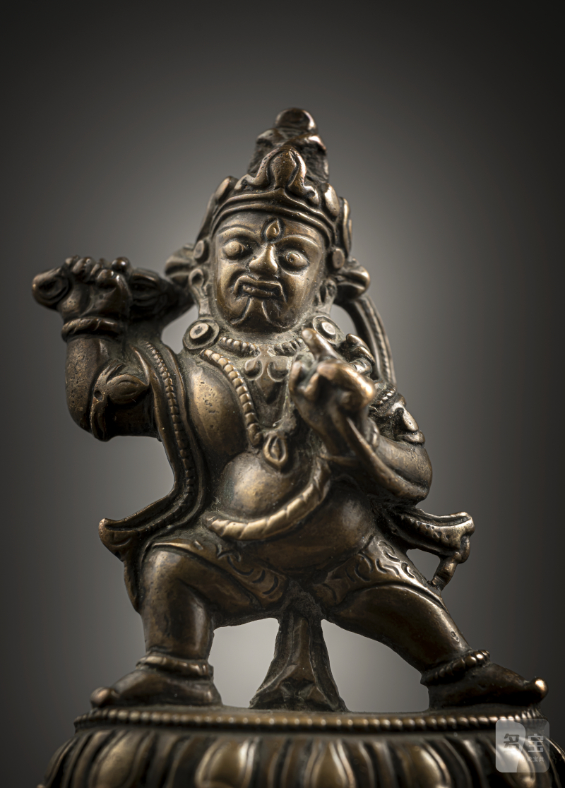 A BRONZE FIGURINE OF VAJRAPANI - 图3